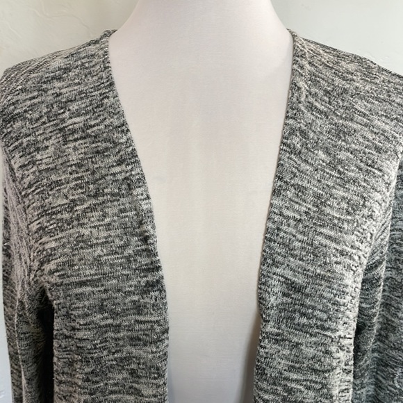 Divided H&M Black and White Open Front Long Sleeve Knit Sweater Size Large - Picture 2 of 9